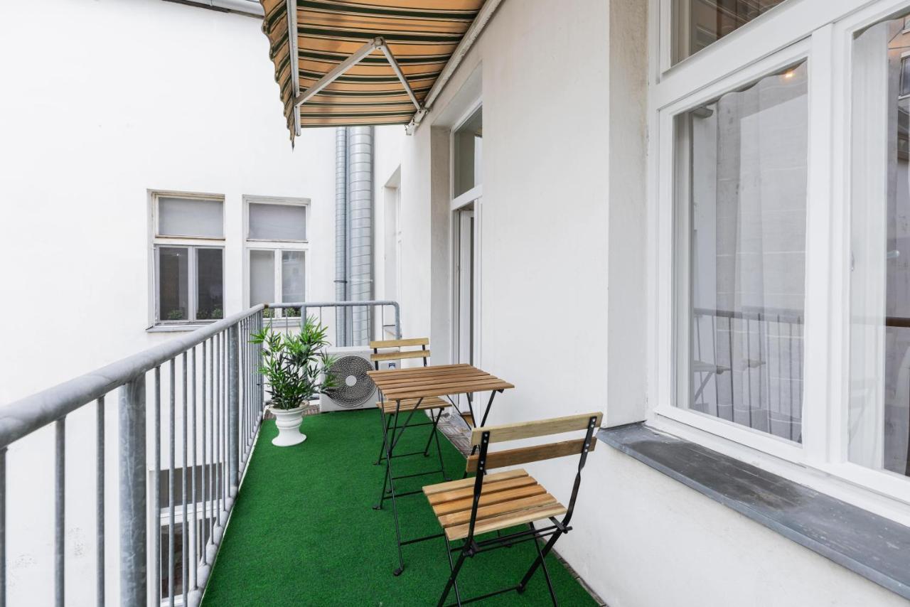 120 M2 4-rooms In A Center Apartment