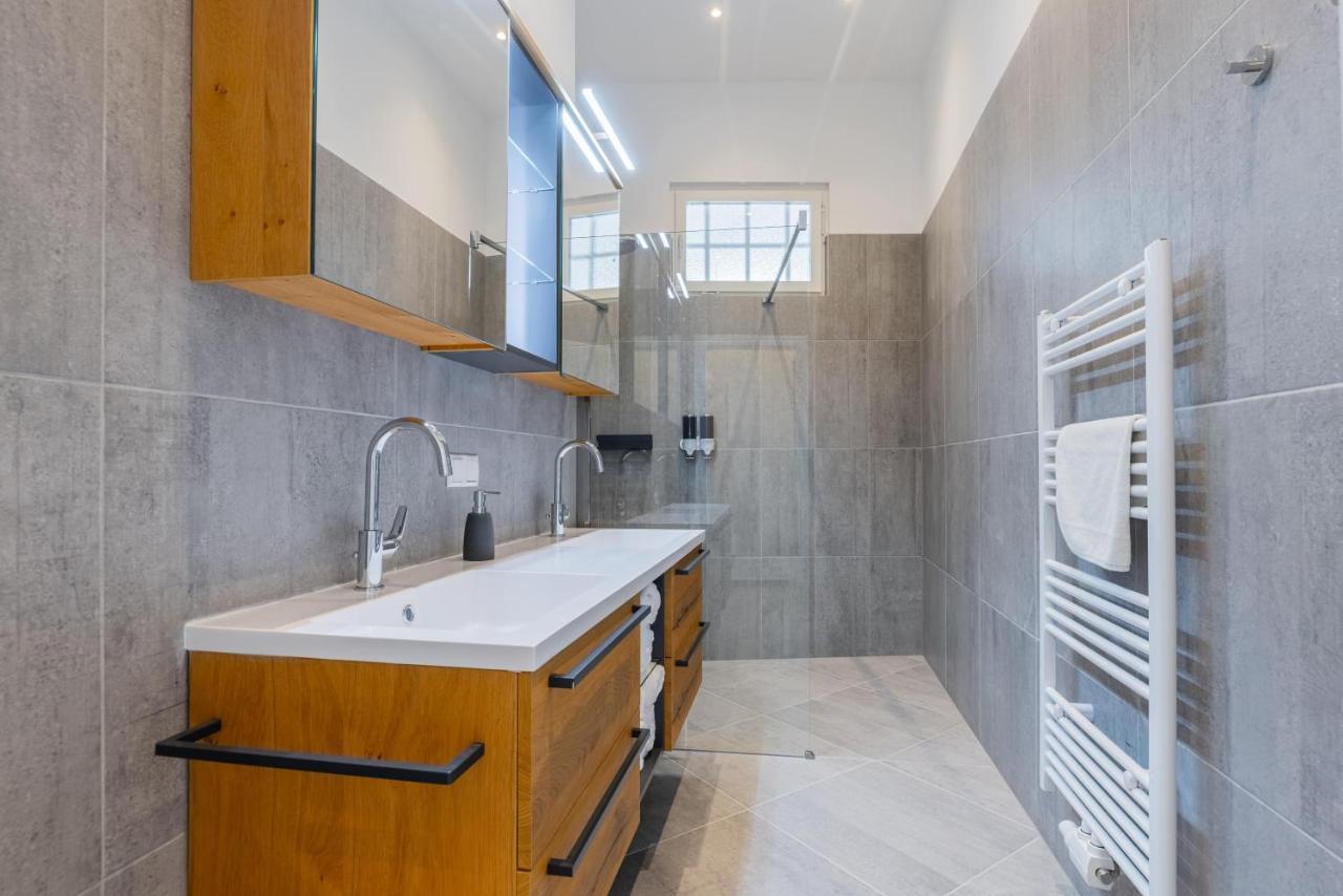 Apartment 120 M2 4-rooms In A Center