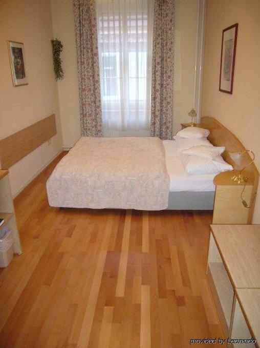 Graf Stadion Hotel 3*
