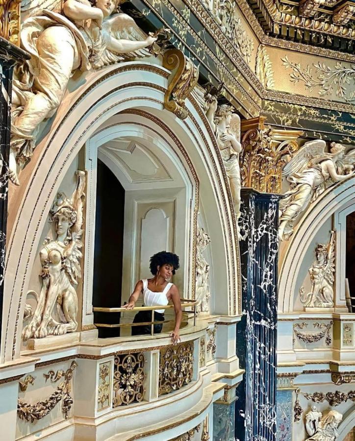 Apartment Regal Retreat Intimate Elegance Near Schoenbrunn Palace