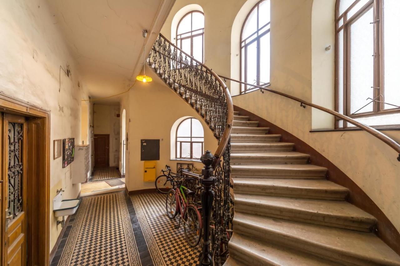 Regal Retreat Intimate Elegance Near Schoenbrunn Palace Apartment Wien