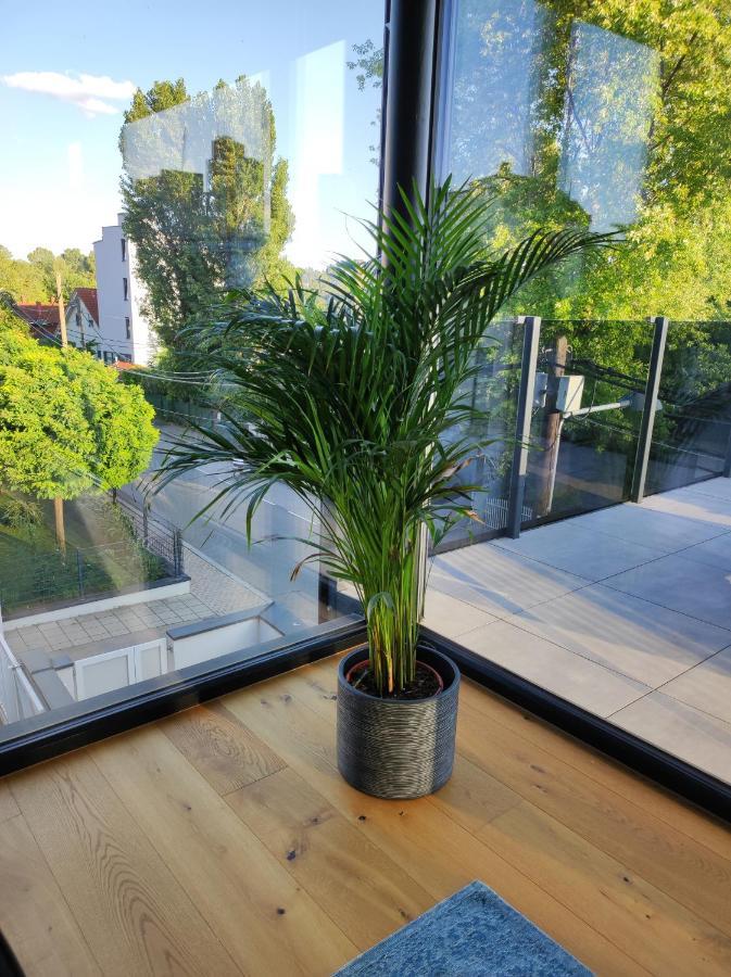 Apartment Luxurioeses Penthouse Mit Blick Auf Uno-city Und Dem Kaiserwasser. 3schlafzimmer, 2 Baeder, Privat Lift Ins Wien