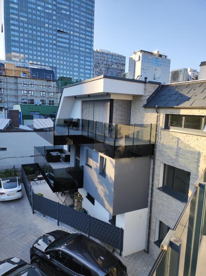 Apartment Luxurioeses Penthouse Mit Blick Auf Uno-city Und Dem Kaiserwasser. 3schlafzimmer, 2 Baeder, Privat Lift Ins *