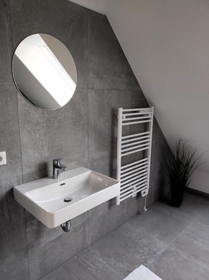 Apartment Luxurioeses Penthouse Mit Blick Auf Uno-city Und Dem Kaiserwasser. 3schlafzimmer, 2 Baeder, Privat Lift Ins Wien