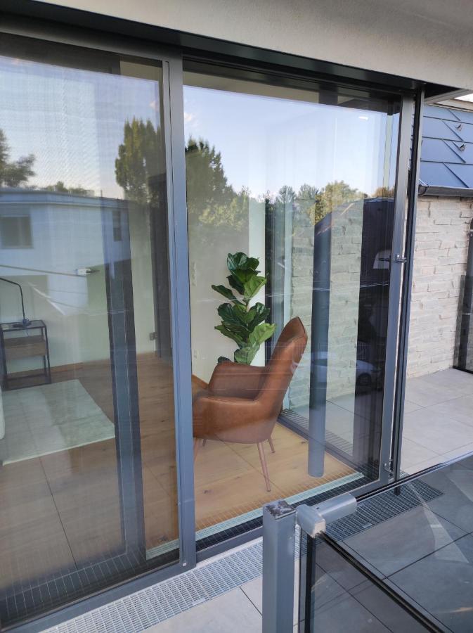 Luxurioeses Penthouse Mit Blick Auf Uno-city Und Dem Kaiserwasser. 3schlafzimmer, 2 Baeder, Privat Lift Ins *