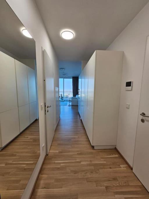 Apartment Deluxe & Rooftop-pool Vienna