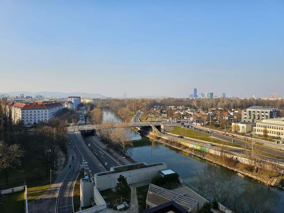 Deluxe & Rooftop-pool Vienna