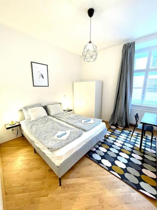 Brand New & Spacious In The Centre *