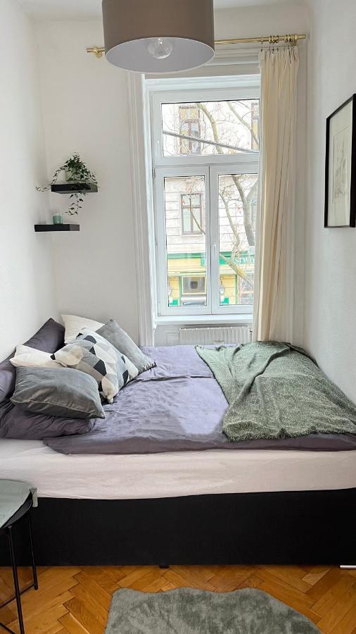Heart Of City For 4-6 Apartment