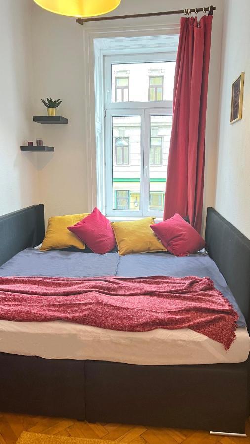 Apartment Heart Of City For 4-6 Vienna