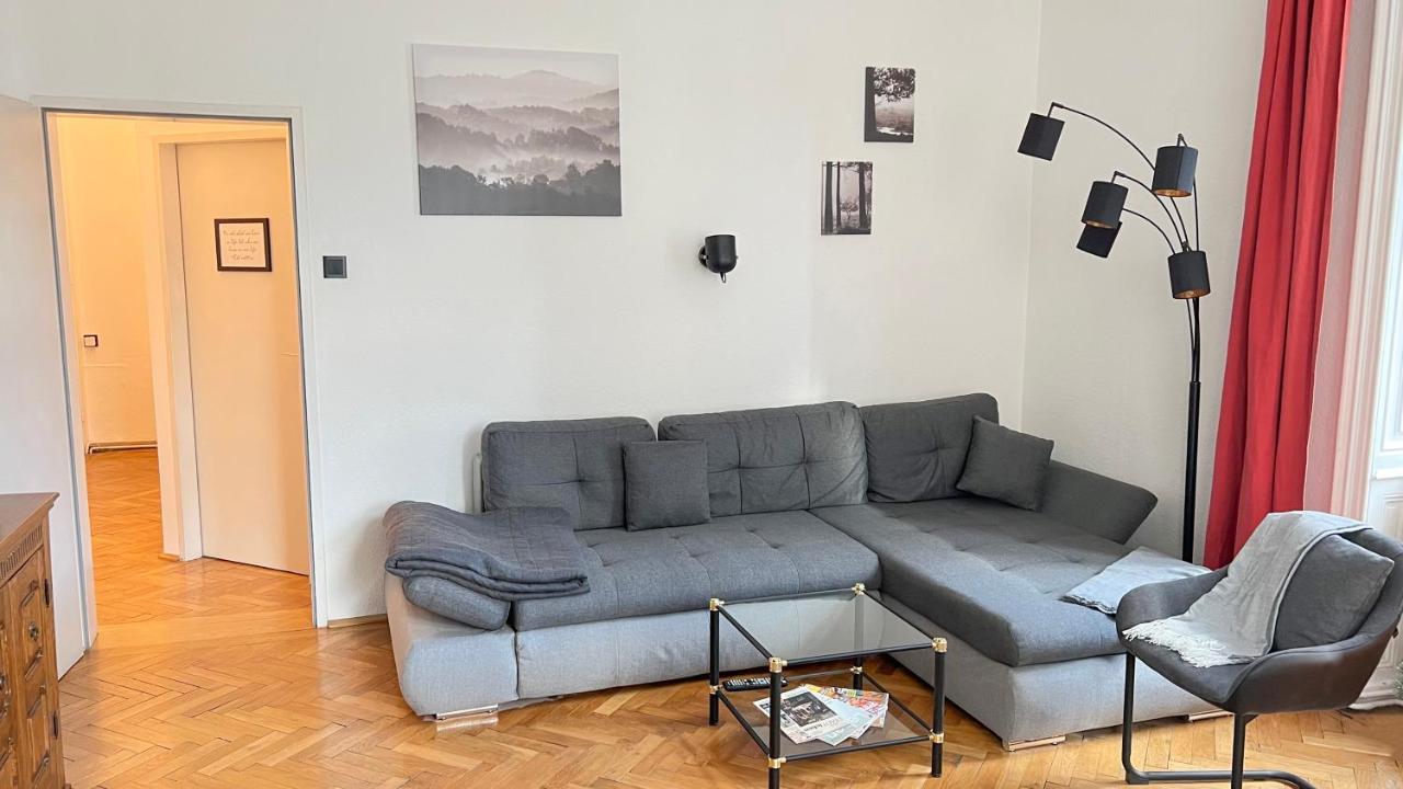 Heart Of City For 4-6 Apartment