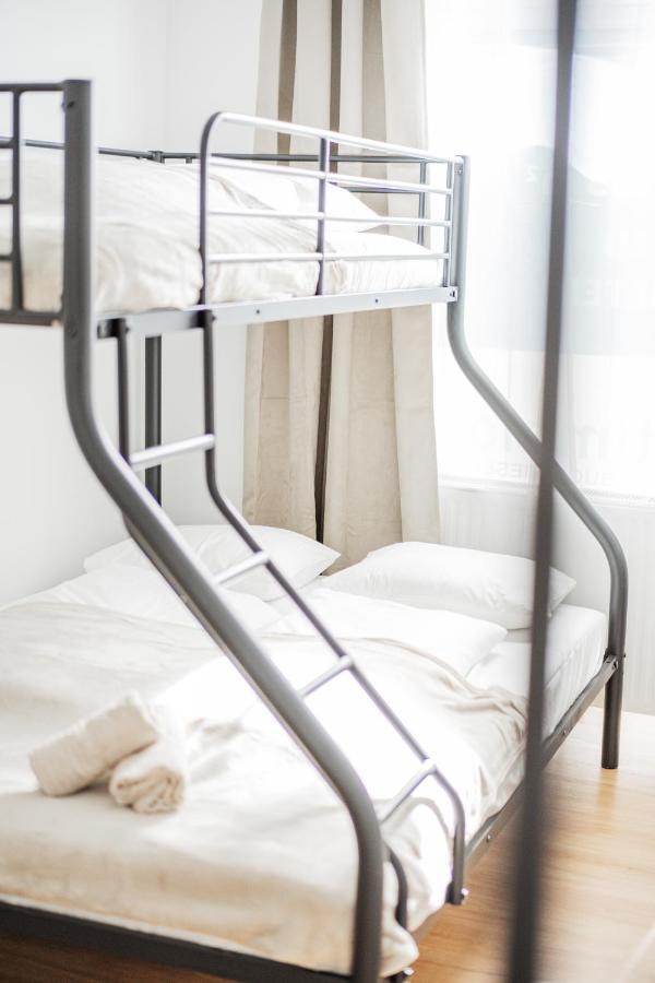 Albergue Modern *