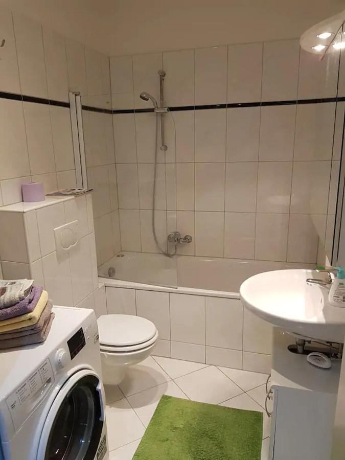 Your Sunny Away From Apartamento Viena