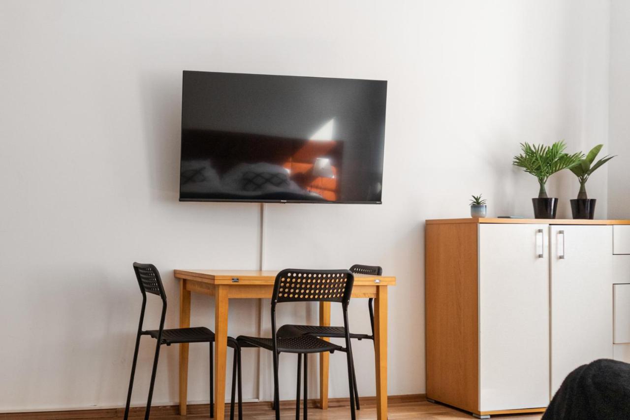 Apartment Welcoming Budget 1br Apt. With Best Location Wien