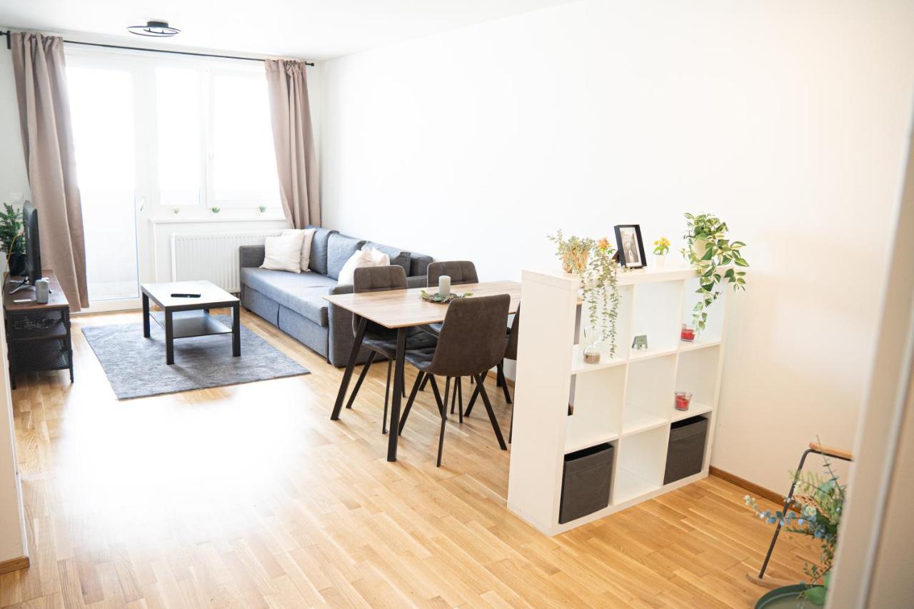 Apartment Bright & Modern - Balcony - *