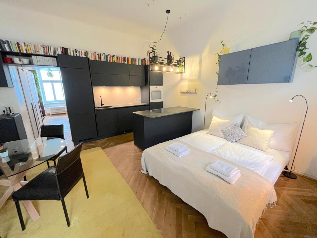 Private Terrace, 8 Min To Center Apartment