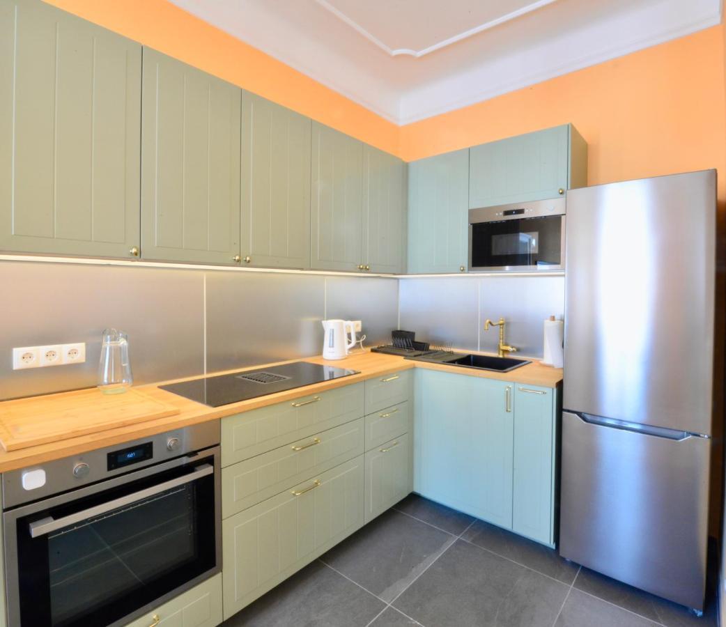Spacious And Comfy With 3 Bedrooms Appartamento