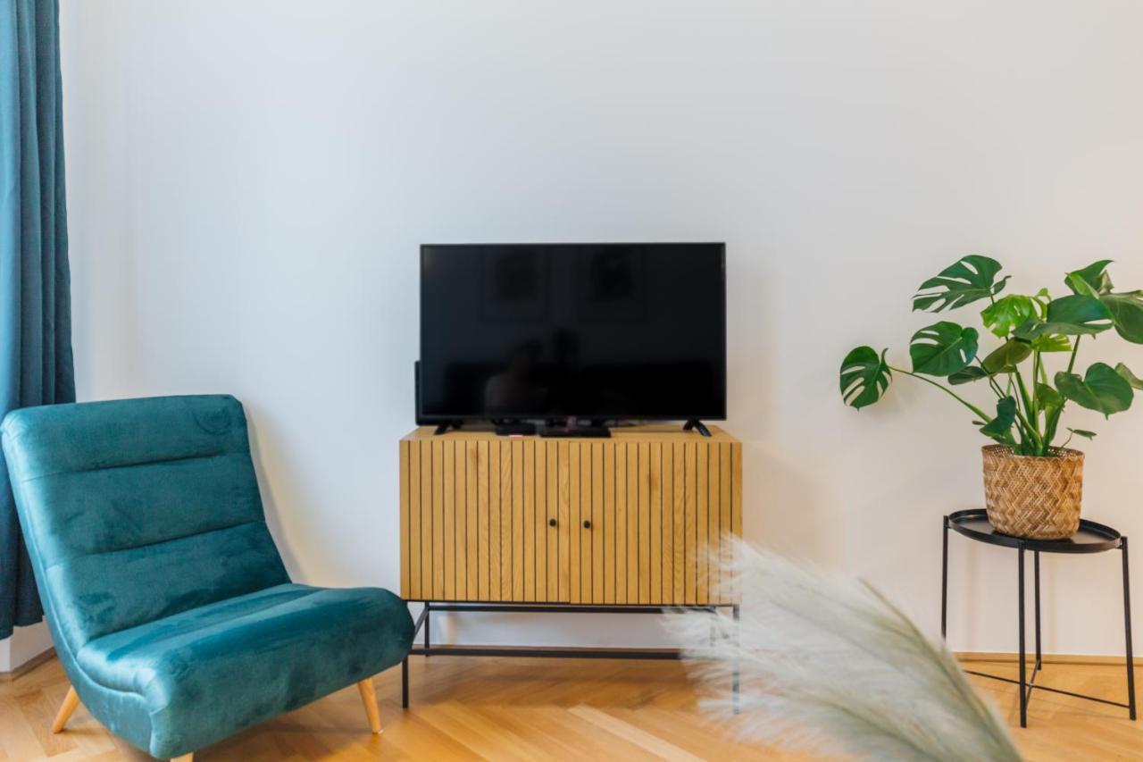 Brand Cozy Viena