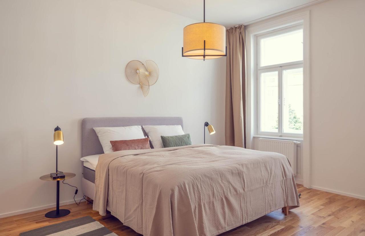 The 77 Erna Apartment *