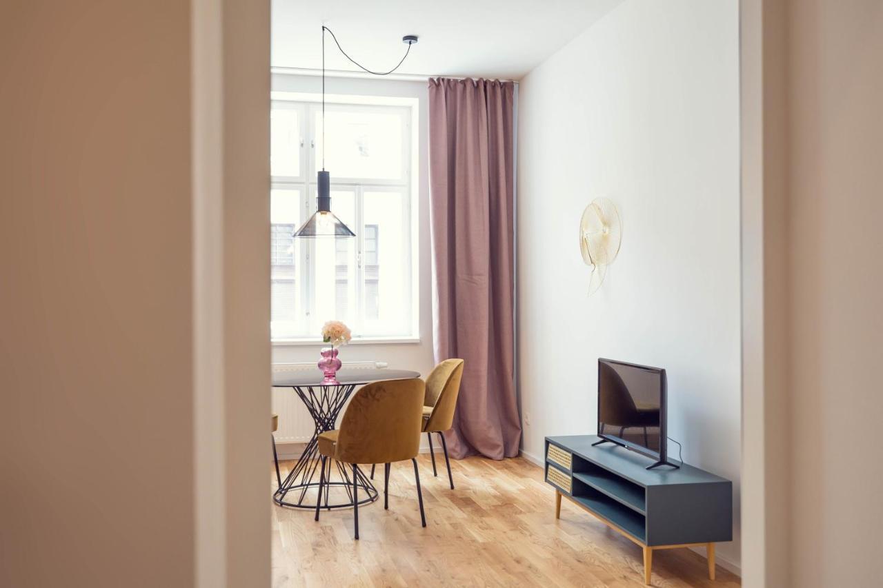The 77 Alma * Wien