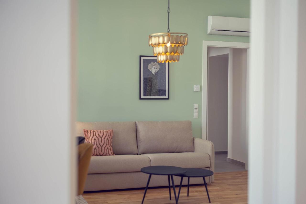 The 77 Erna Apartment