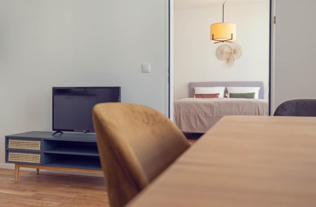 The 77 Erna Apartment