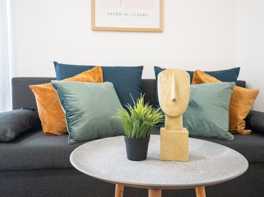 Stylish Flat In Beautiful Area! *
