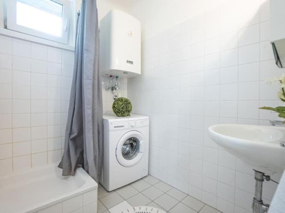 Apartment Stylish Flat In Beautiful Area!