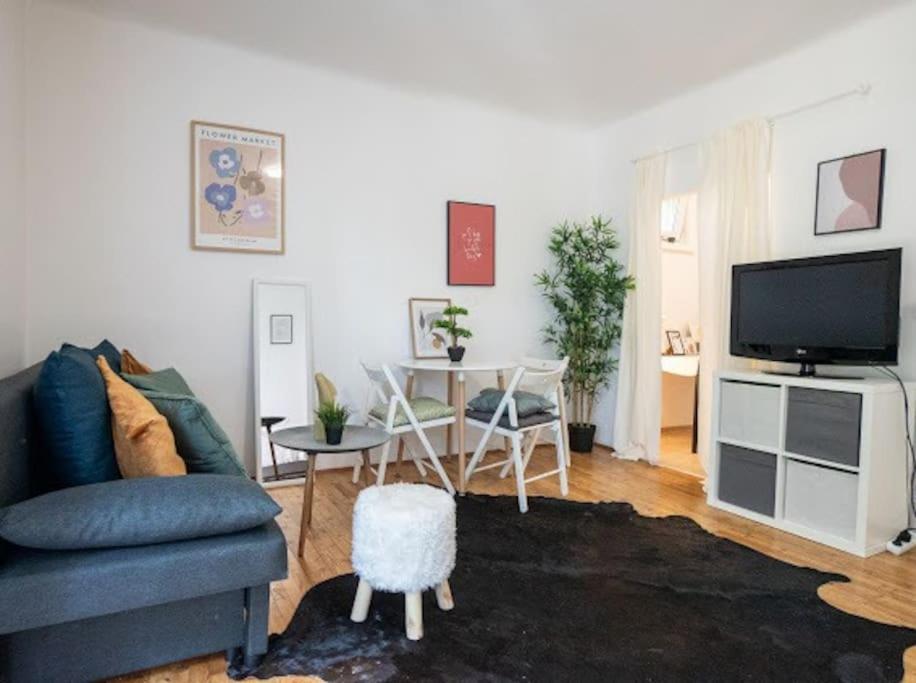 Apartment Stylish Flat In Beautiful Area!