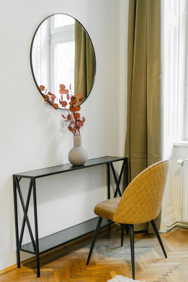 Apartment Cozy Perfect For 4-6 Tv Metro Self-checkin *