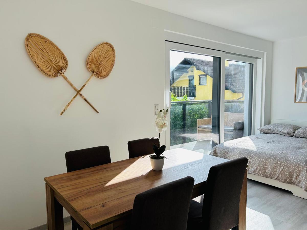 Sunny - Free Parking - Balcony Apartment