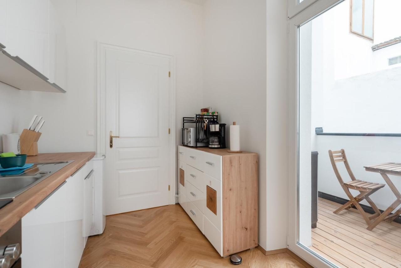 Apartment Zwischen Schoenbrunn Und Zentrum, Neues In Gruenruhelage Bei Schoenbrunn *