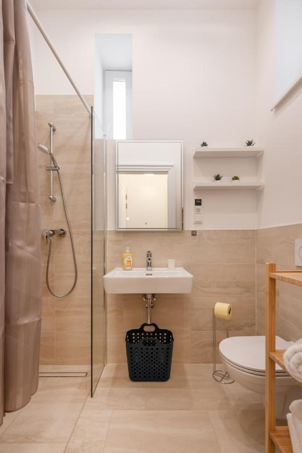 Apartment Zwischen Schoenbrunn Und Zentrum, Neues In Gruenruhelage Bei Schoenbrunn *