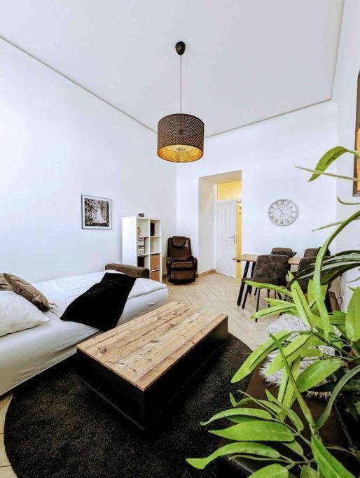 Luxury Cityapartment 2 *