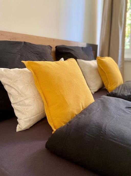 C'est La Vie Apartment *