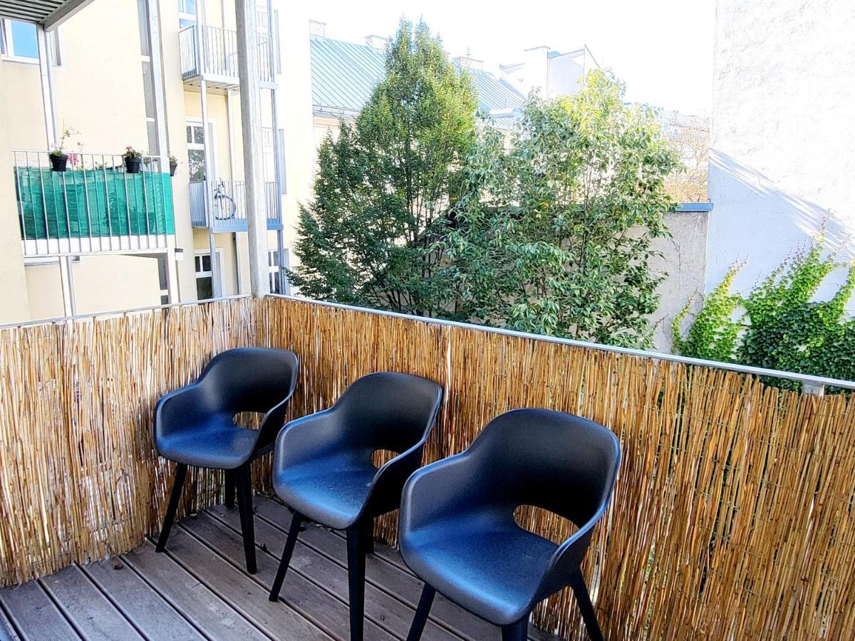 Sunny With 1 Balcony Apartment *