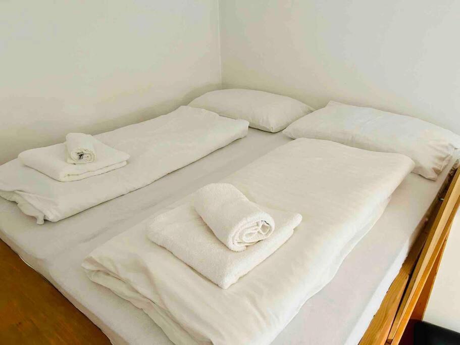 Retro Chic - Charming Near Augarten Apartment Vienna