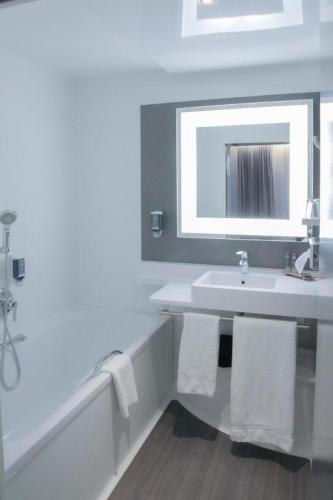 Novotel Donau 4*