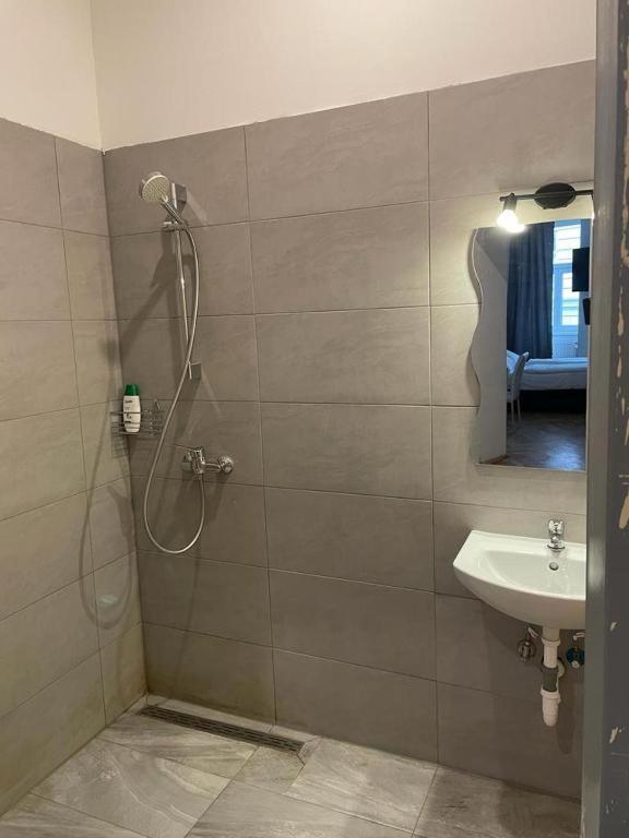 Easybook-in 2* Wien