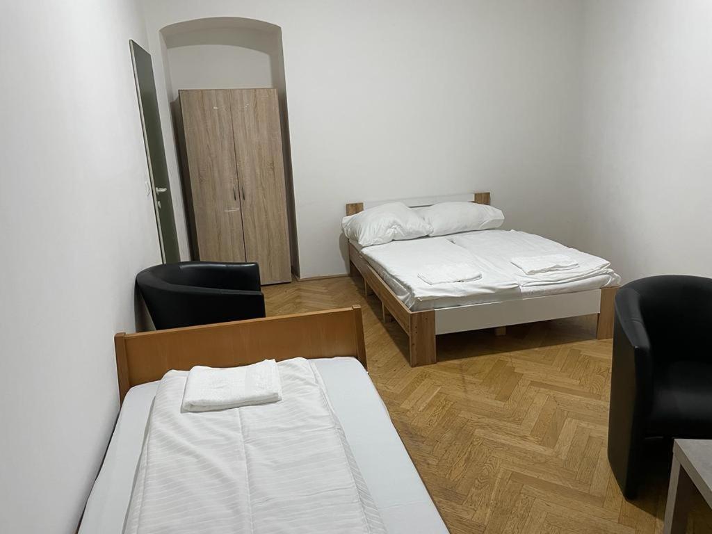 Easybook-in 2* Wien