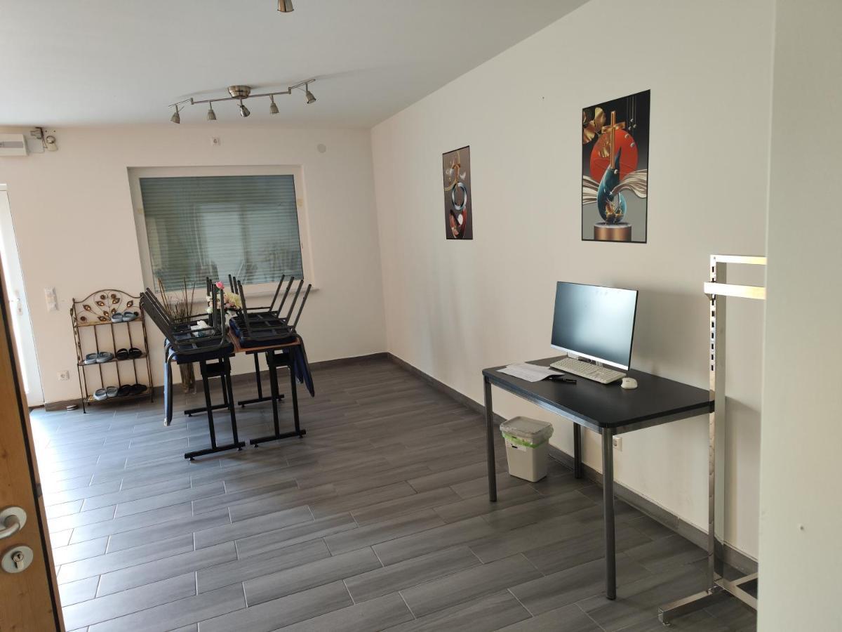 Erdgeschoss Nahe Flughafen Apartamento