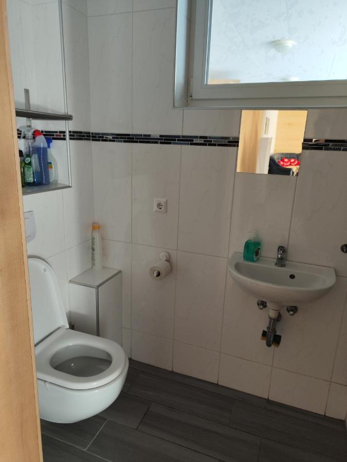 Apartamento Erdgeschoss Nahe Flughafen Viena