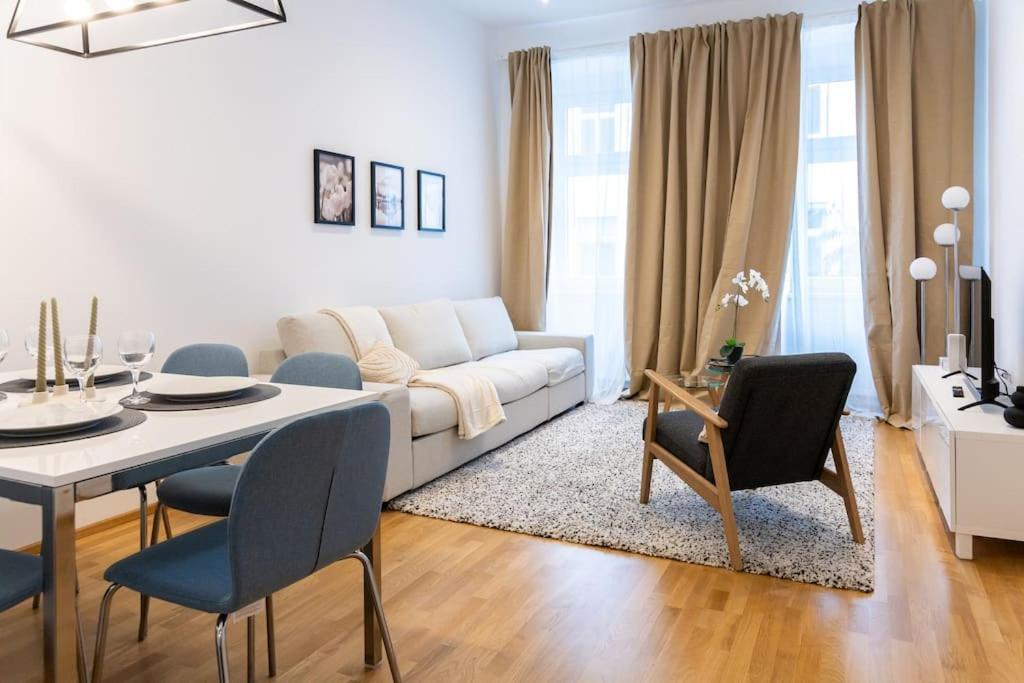 Orestaliving - Danube Canal Apartment *