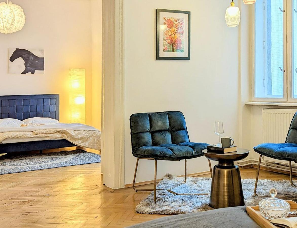 Apartment Center Nearby *