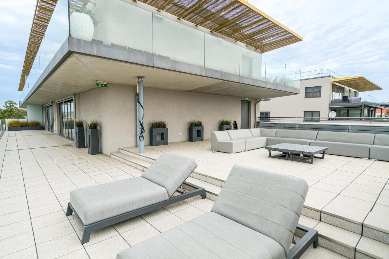 Residence, Schlossallee - Schonbrunn * Vienna