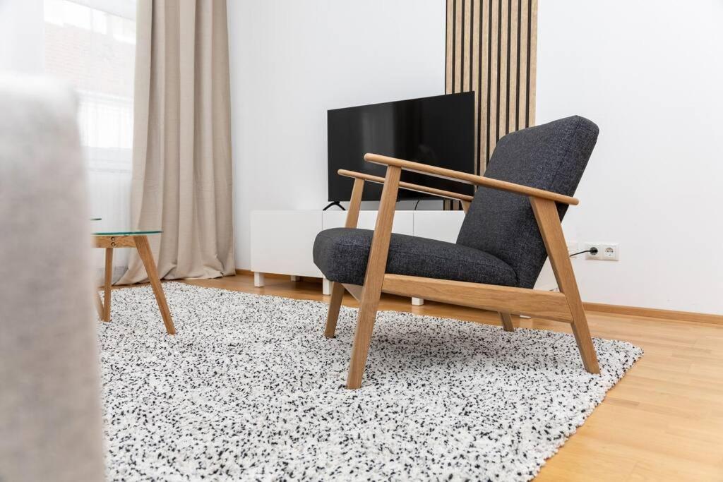 Apartamento Orestaliving - 2br On The Danube Canal