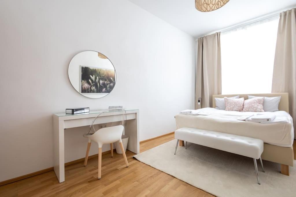 Orestaliving - 2br On The Danube Canal Apartamento Viena