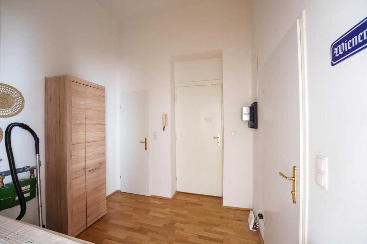 Apartment 1020 *