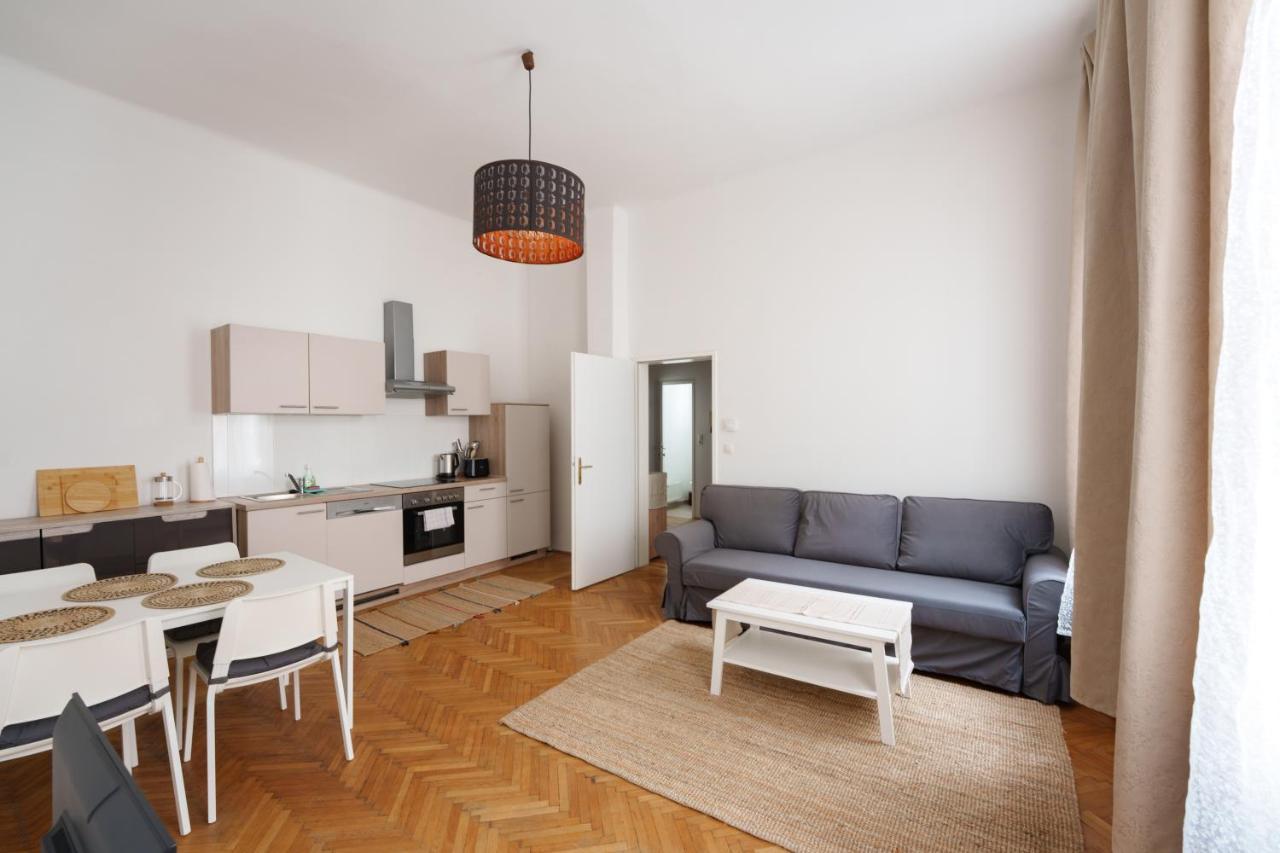 1020 Apartment