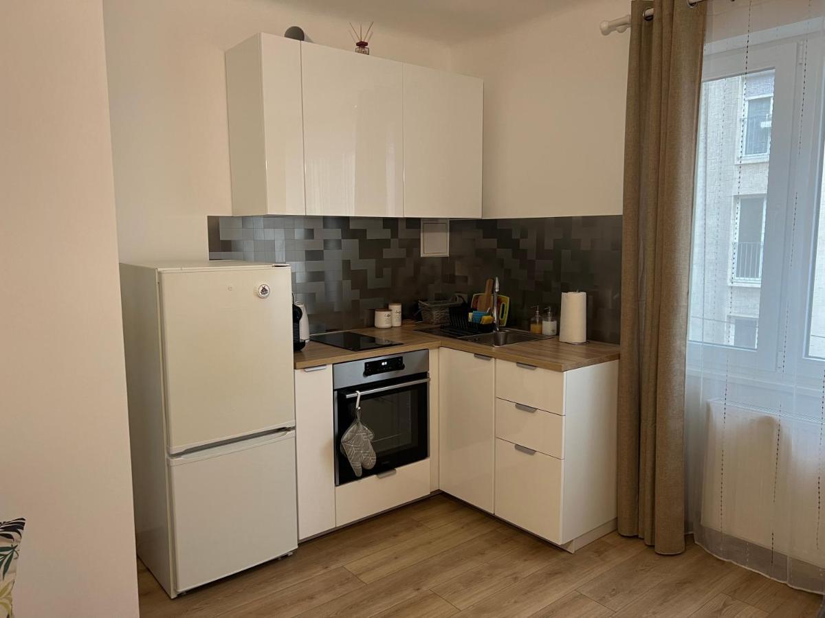 1210 Viena